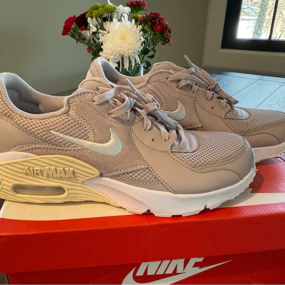 NEW never worn Nike Air Max excee in lilac - Picture 2 of 5